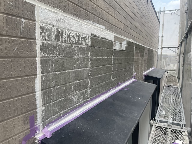 草加市　サイディング外壁修繕　出窓